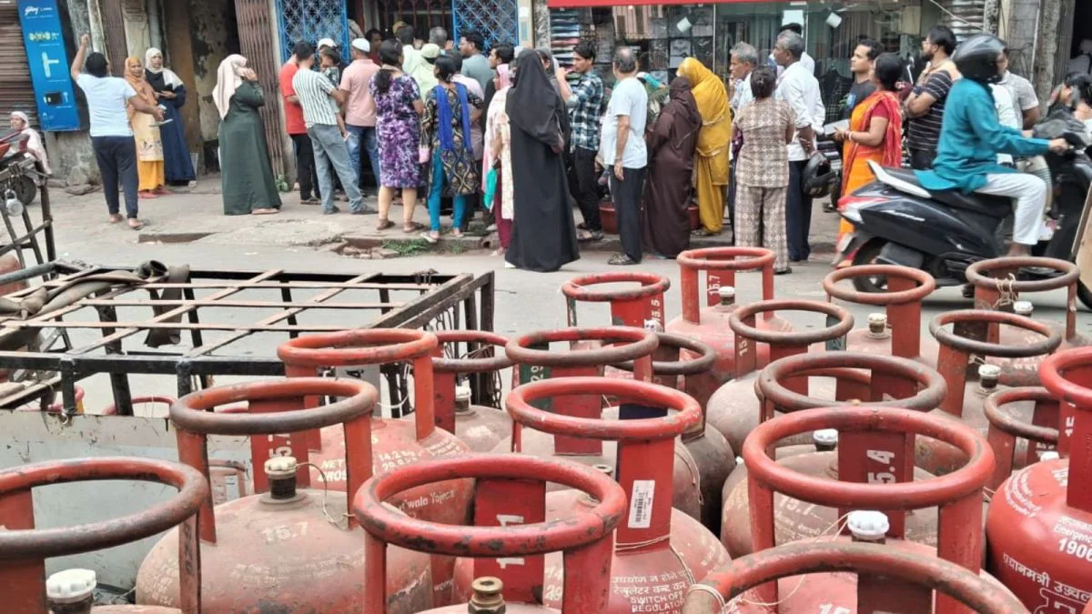 Government of Indias LPG plan Change in purchasing policy to avoid crisis global supply will increase