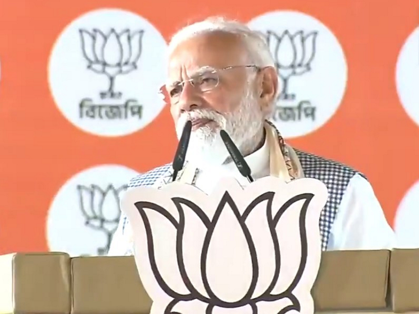 બંગાળમાં ઘૂસણખોરી અને ભ્રષ્ટાચાર મુદ્દે મોદીનો TMC પર આક્રમક પ્રહાર Modis aggressive attack on TMC on the issue of infiltration and corruption in Bengal