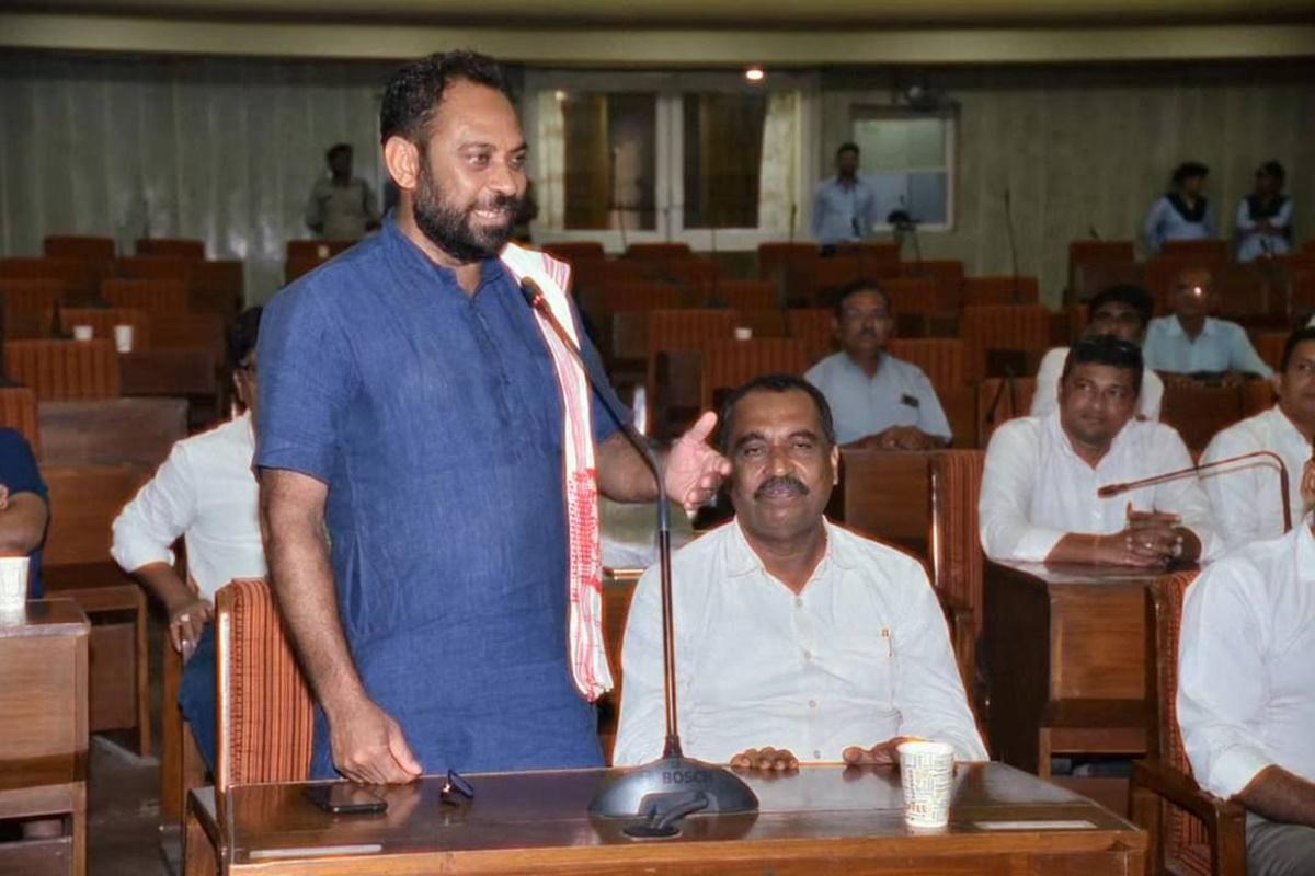 સુરત SMC ચૂંટણીમાં વિજય ચૌમાલને ટિકિટ મળે તો BJP સામે બળવો અને આશ્ચર્યજનક પરિણામની શક્યતા NAVSARJAN SANSKRUTI 12