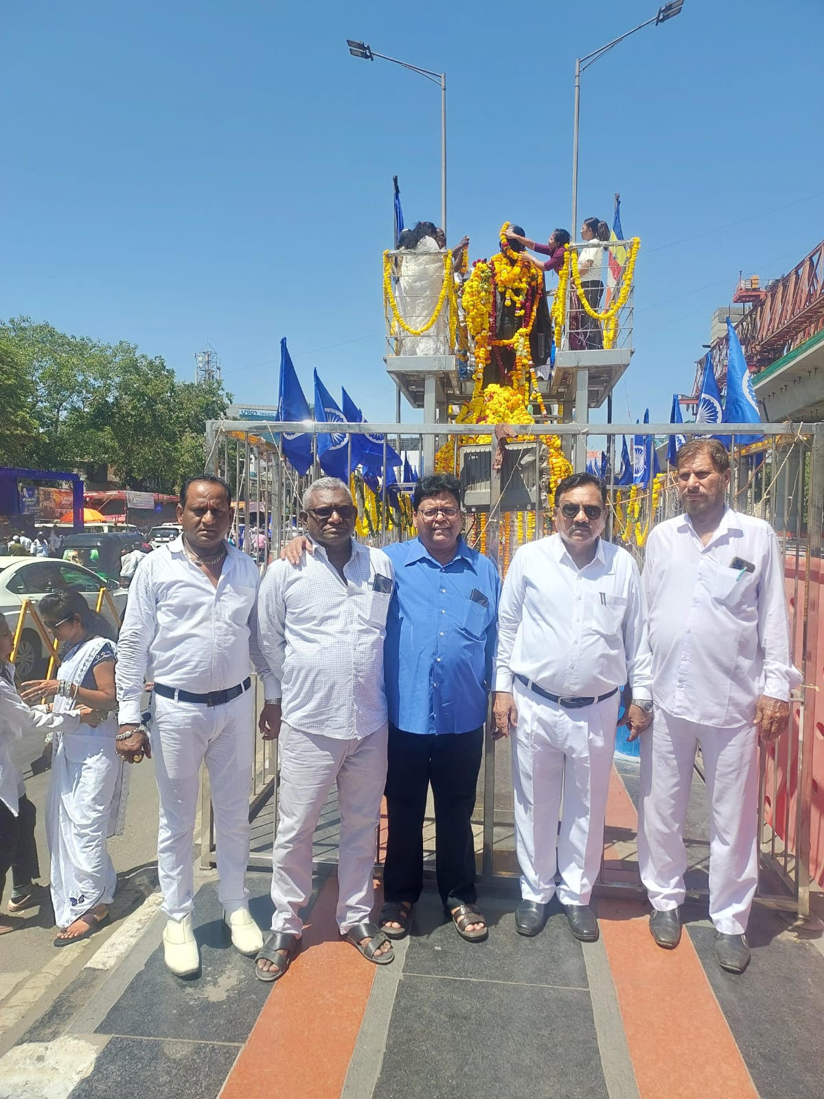 સુરતમાં આંબેડકર જયંતિ નિમિત્તે પુષ્પાંજલિ, વાલ્મિકી સમાજના હકો અને મહિલા અનામત મુદ્દે માંગણી રજૂ NAVSARJAN SANSKRUTI 22