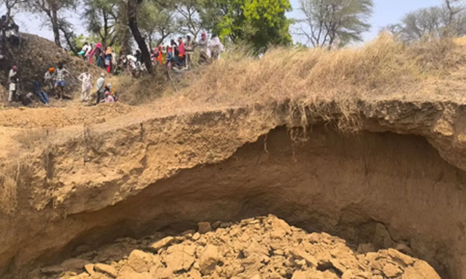 A well under construction collapsed in Panna 5 workers buried rescue operations underway