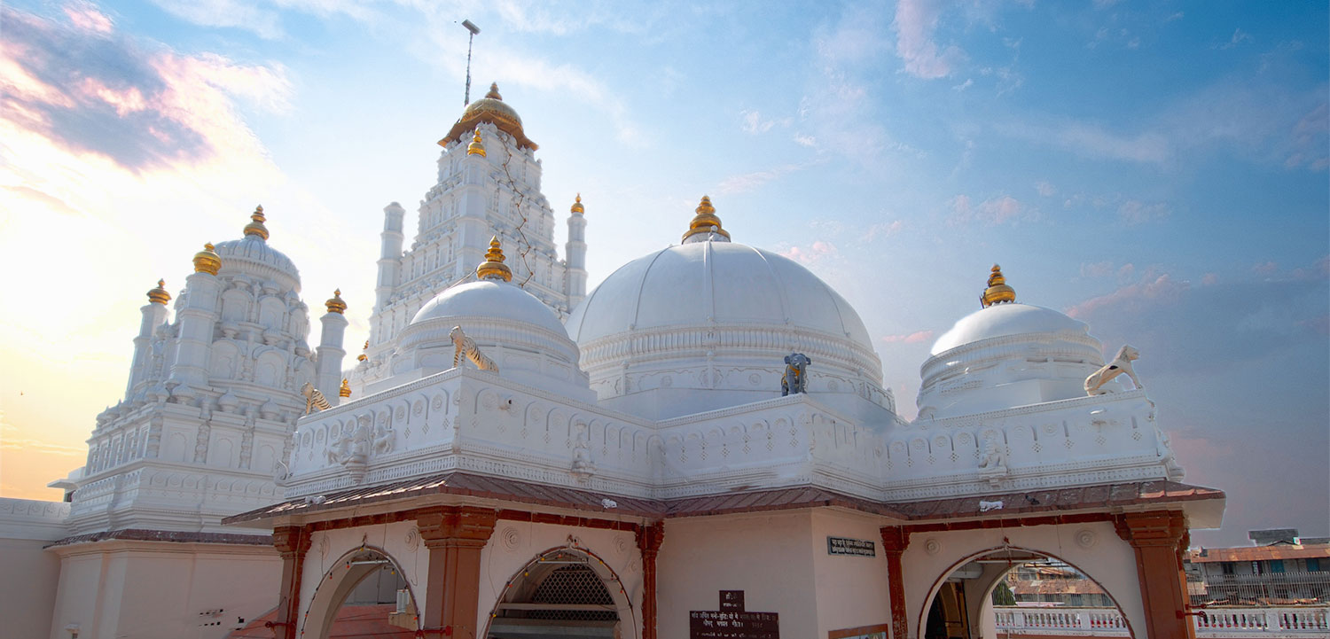 After protest from devotees the increase in the cost of Manorath at Dakor Ranchhodrai temple has been postponed for now a new discussion will be held on May 15th