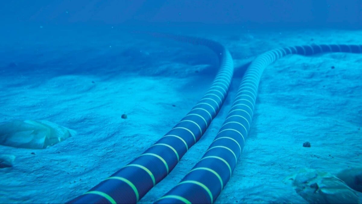 Iran threat raises concerns over global internet fears of impact on undersea cables