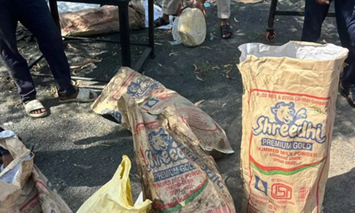 Raid on adulterated mawa in Rozd village of Talod 2548 kg seized food license suspended
