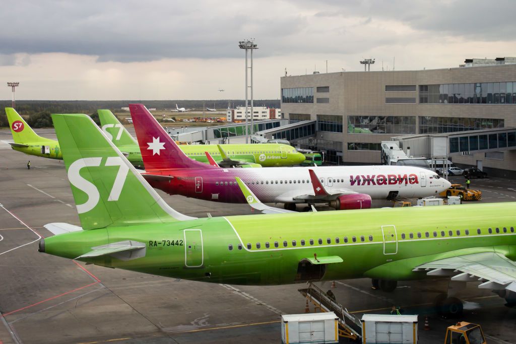 Ukraine drone attack causes chaos at Moscow airport more than 100 flights canceled and delayed