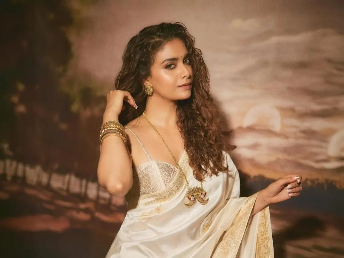 Keerthy Suresh offered another big budget romantic thriller new project in Bollywood discussed