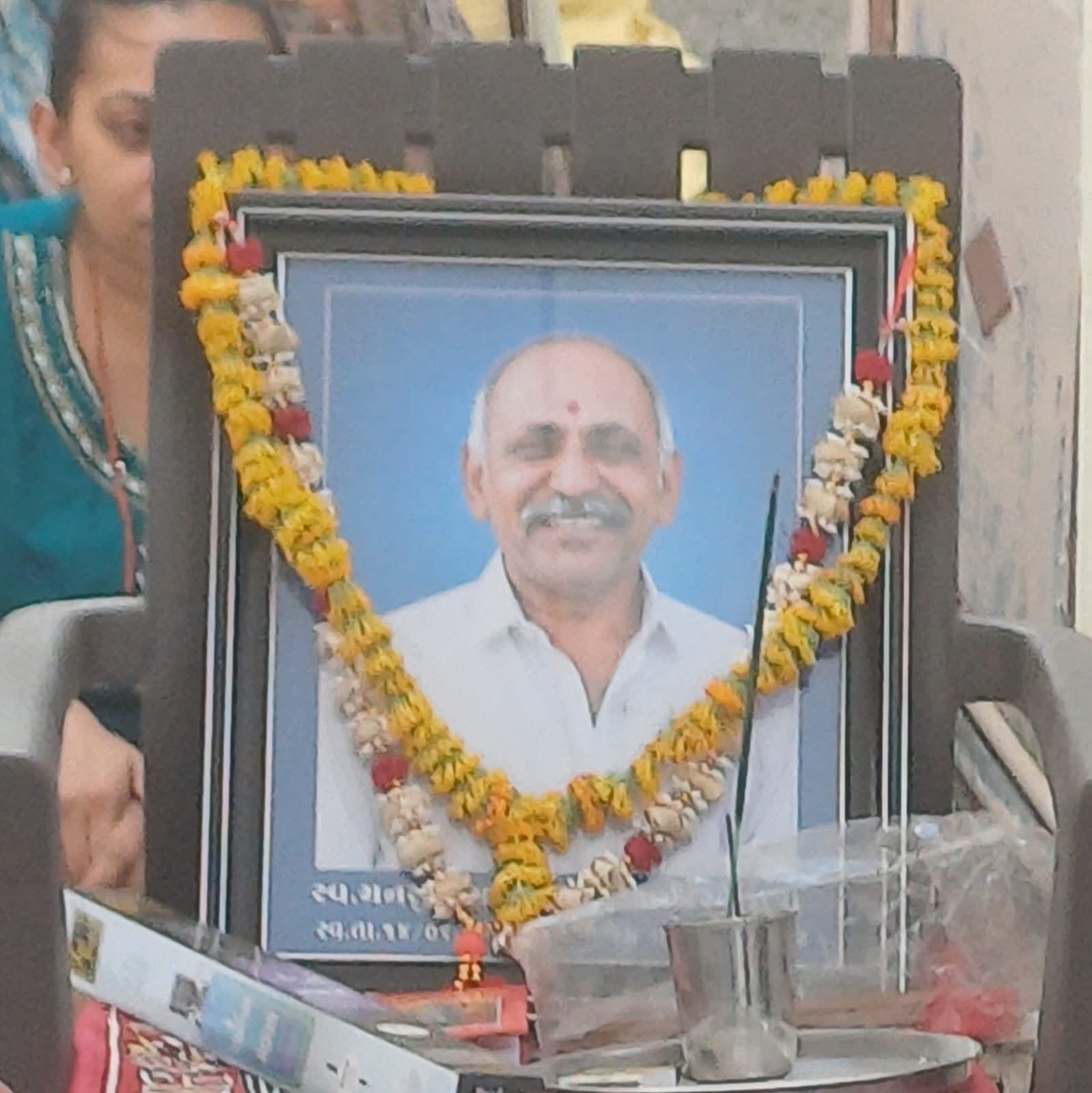 વડીયાના ખેડૂત મનસુખભાઈ સોજીત્રાની આત્મહત્યા મામલે ગોપાલ ઇટાલિયાના ભાજપ અને પોલીસ પર આક્ષેપ 2 NAVSARJAN SANSKRUTI 1 3