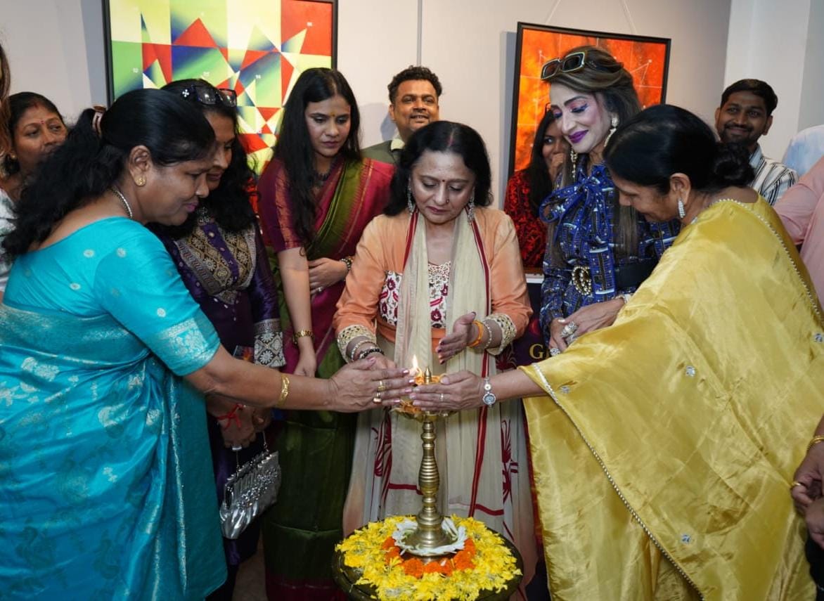 मुंबई में शुरू हुई प्रणिता घोड़े की ‘ग्रह पूर्ति यन्त्रम’ प्रदर्शनी, न्यूमरोलॉजी आधारित कला का अनूठा संगम NAVSARJAN SANSKRUTI 1 1