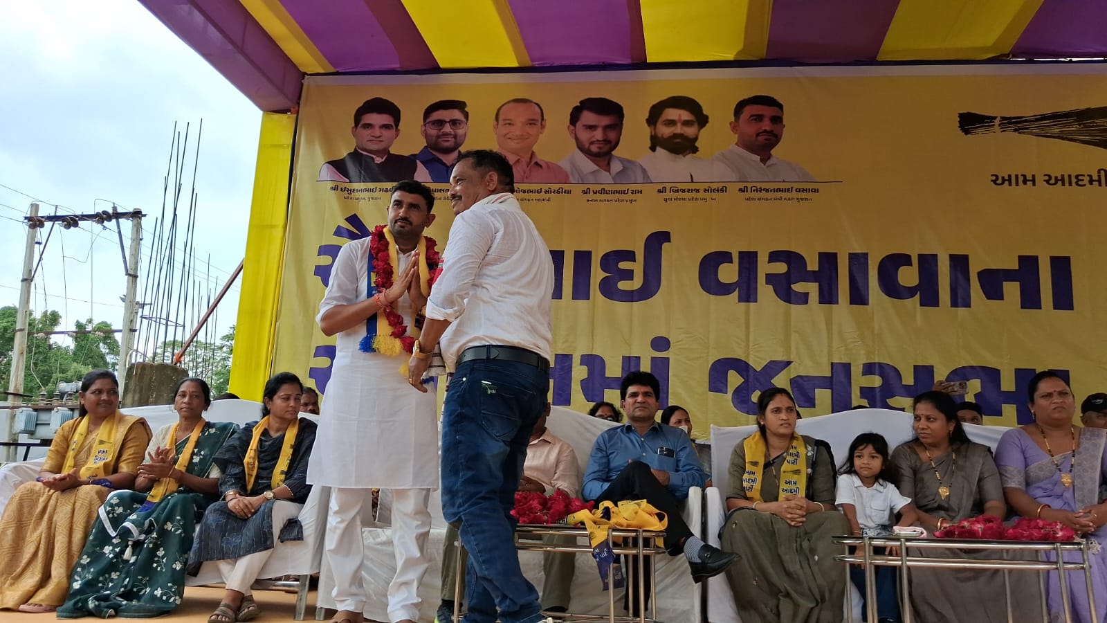 ચૈતર વસાવાના સમર્થનમાં મહારેલી, દોઢ લાખ હસ્તાક્ષરો સાથે રાષ્ટ્રપતિને રજૂઆત NAVSRAJAN SANSKRUTI 1 3