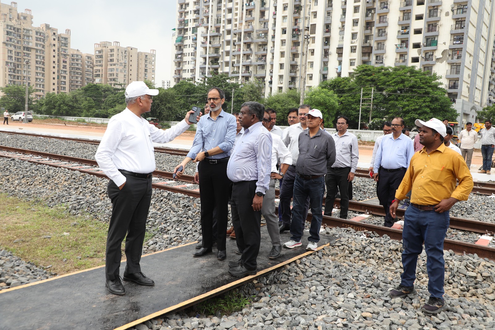 DFCCIL launches rapid cargo service on WDFC; parcel transport from Delhi-NCR to Gujarat in 23 hours. NAVSARJAN SANSKRUTI 1 8