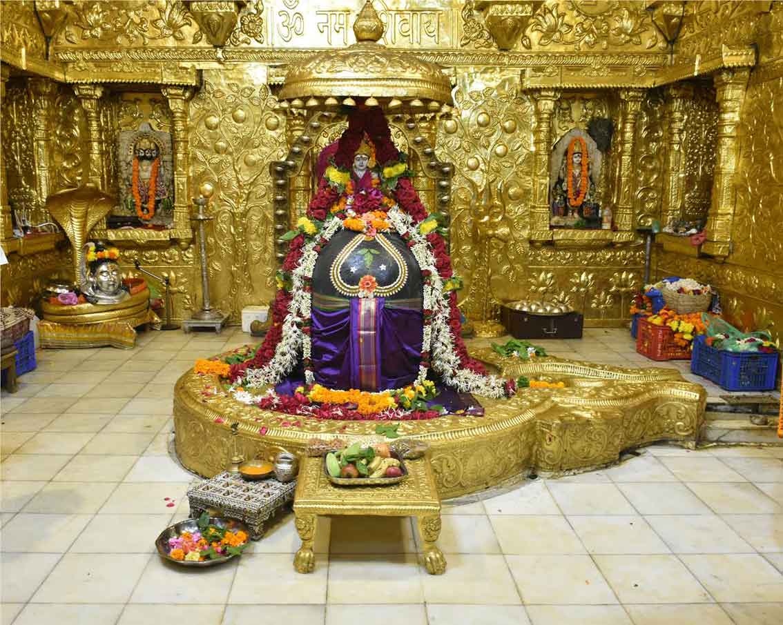 શ્રાવણના બીજા સોમવારે સોમનાથમાં ભક્તોનું ઘોડાપૂર, ‘હર હર મહાદેવ’ના જયઘોષથી ગુંજ્યું મંદિર પરિસર NAVSARJAN SANSKRUTI 110
