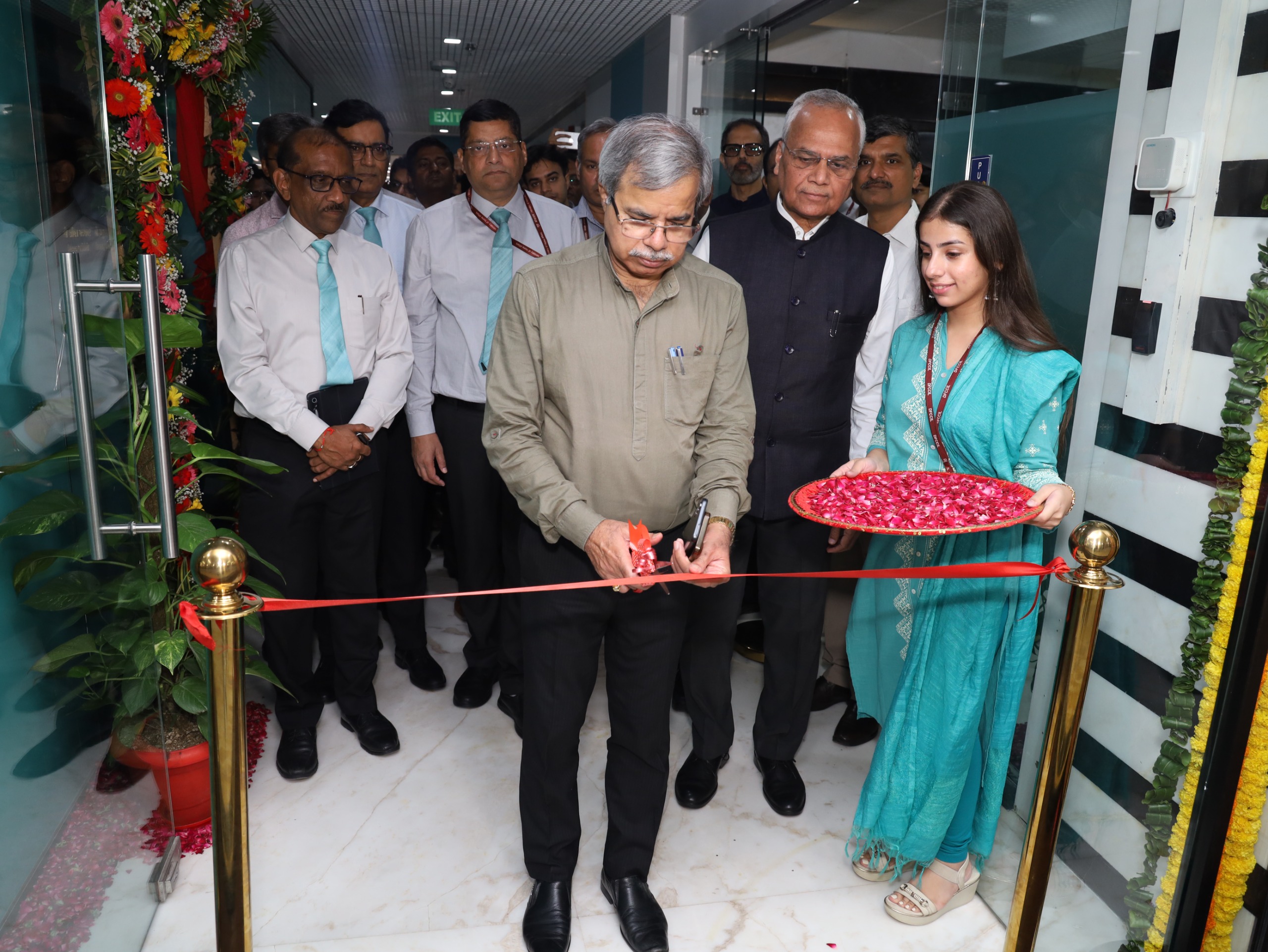 Railway Board Chairman Satish Kumar visits DFCCIL, emphasis on safety, technology and accident prevention NAVSARJAN SANSKRUTi 1 5