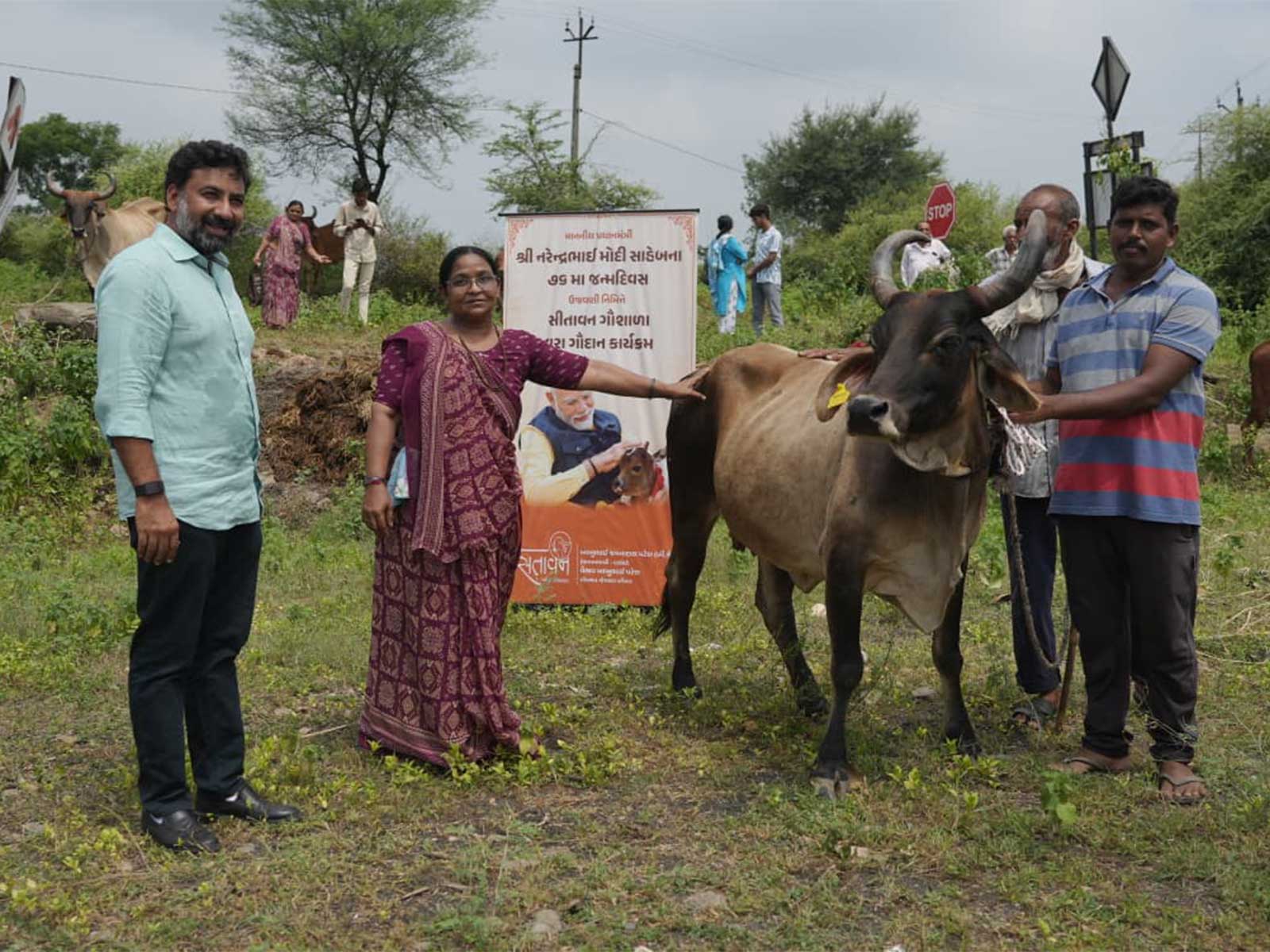 વડાપ્રધાન મોદીના ૭૬મા જન્મદિને ૭૬ મહિલાઓને ગીર ગાયો અપાશે, ગાંધીનગરમાં વિશેષ ઉજવણી NAVSARJAN SANSKRUTi 71