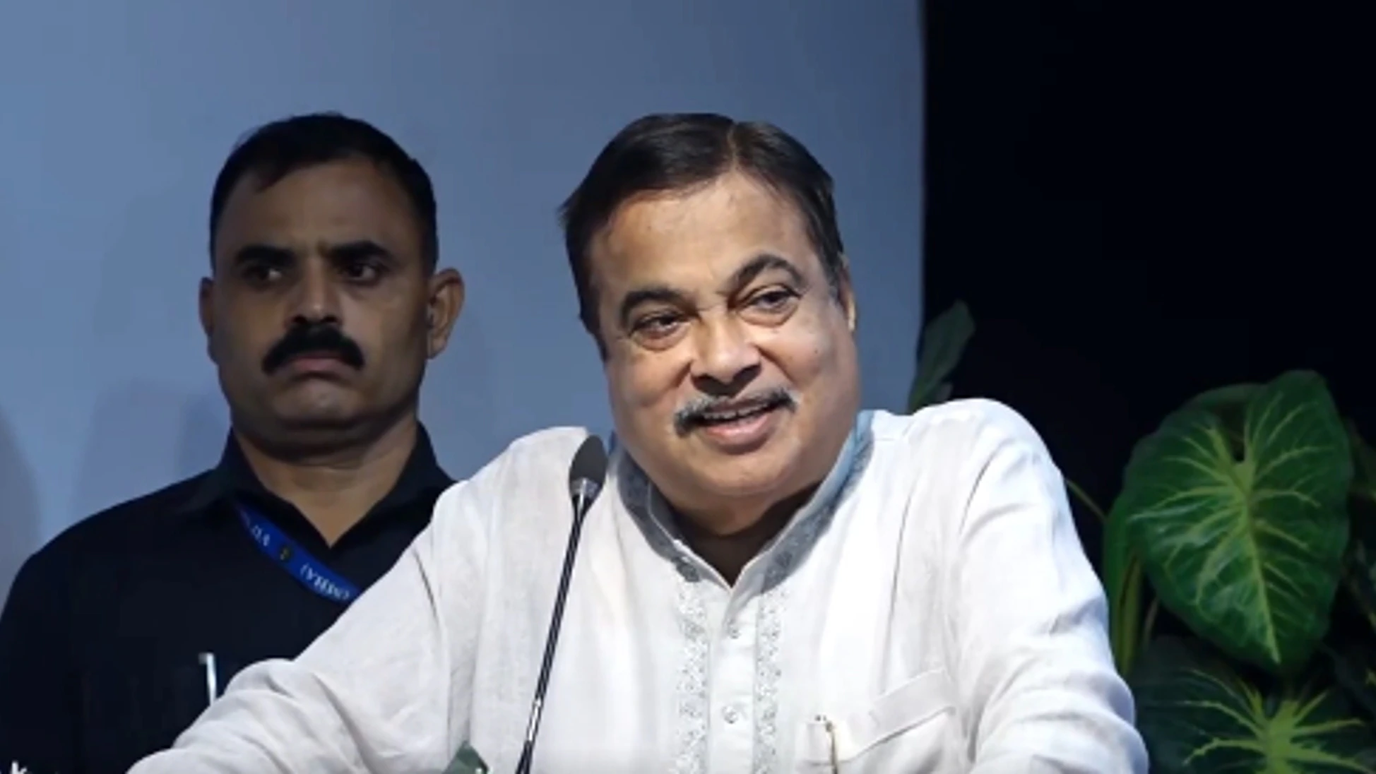 ગડકરીનું નિવેદન ચર્ચામાં: ‘ભણેલા-ગણેલા કરતાં અંડરવર્લ્ડ, રેડ લાઇટ એરિયાથી વધુ વોટ મળ્યા’ NAVSARJAN SANSKRUTi 9