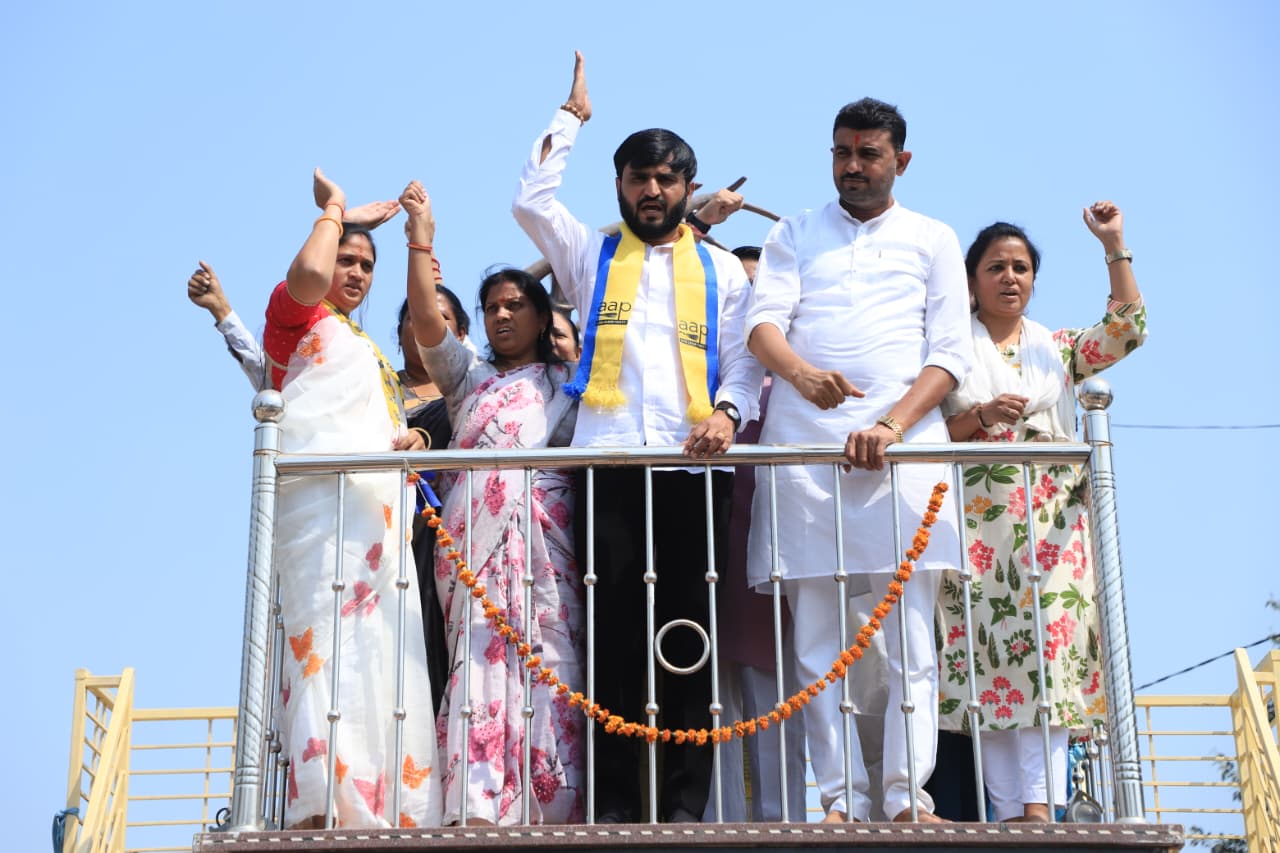 ચૈતર વસાવાના સમર્થનમાં ‘આદિવાસી ન્યાય યાત્રા’નો ચોથો દિવસ: સરકાર સામે ઉગ્ર વિરોધ અને મહાસભાનું આહ્વાન NAVSARJAN SANSKRUTI 19